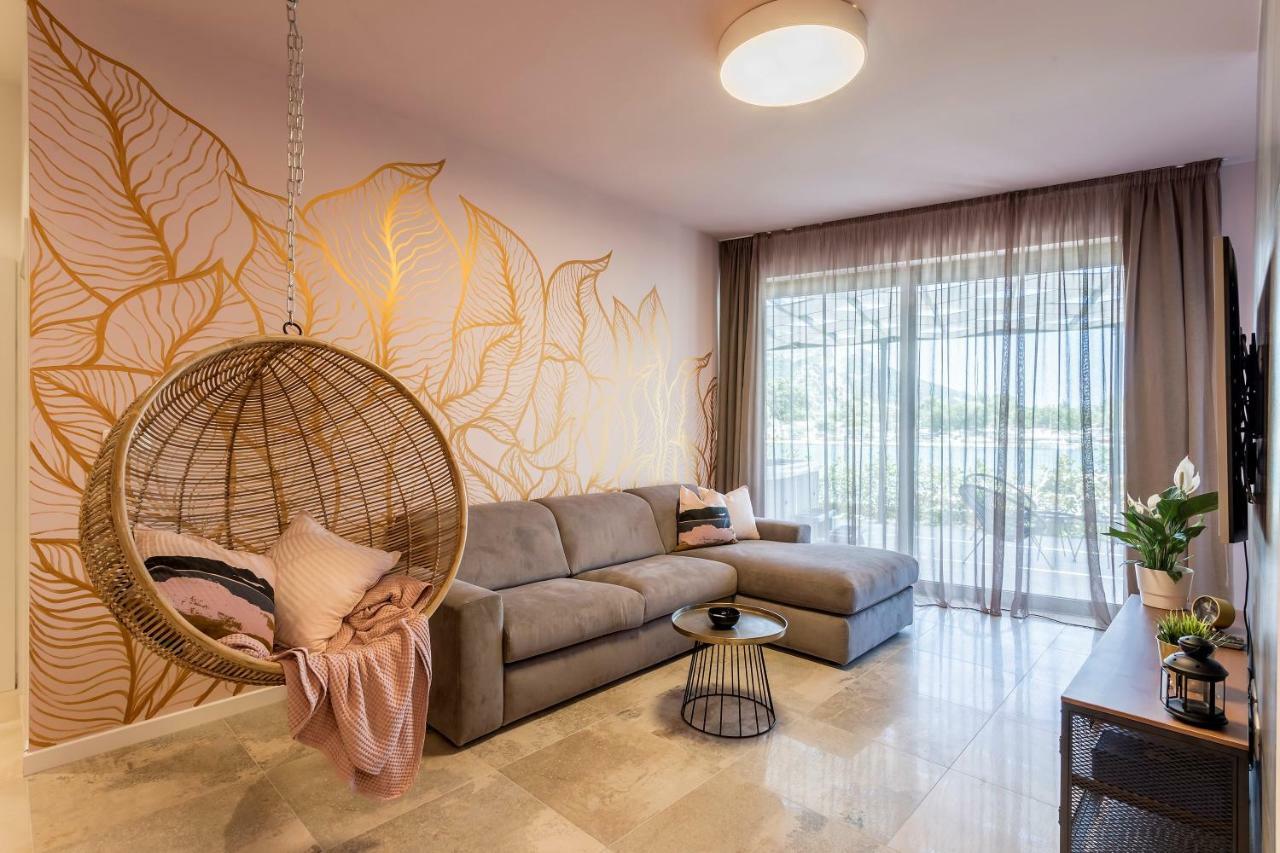 Luxury Apartment With Hot Tub Omis Exterior photo
