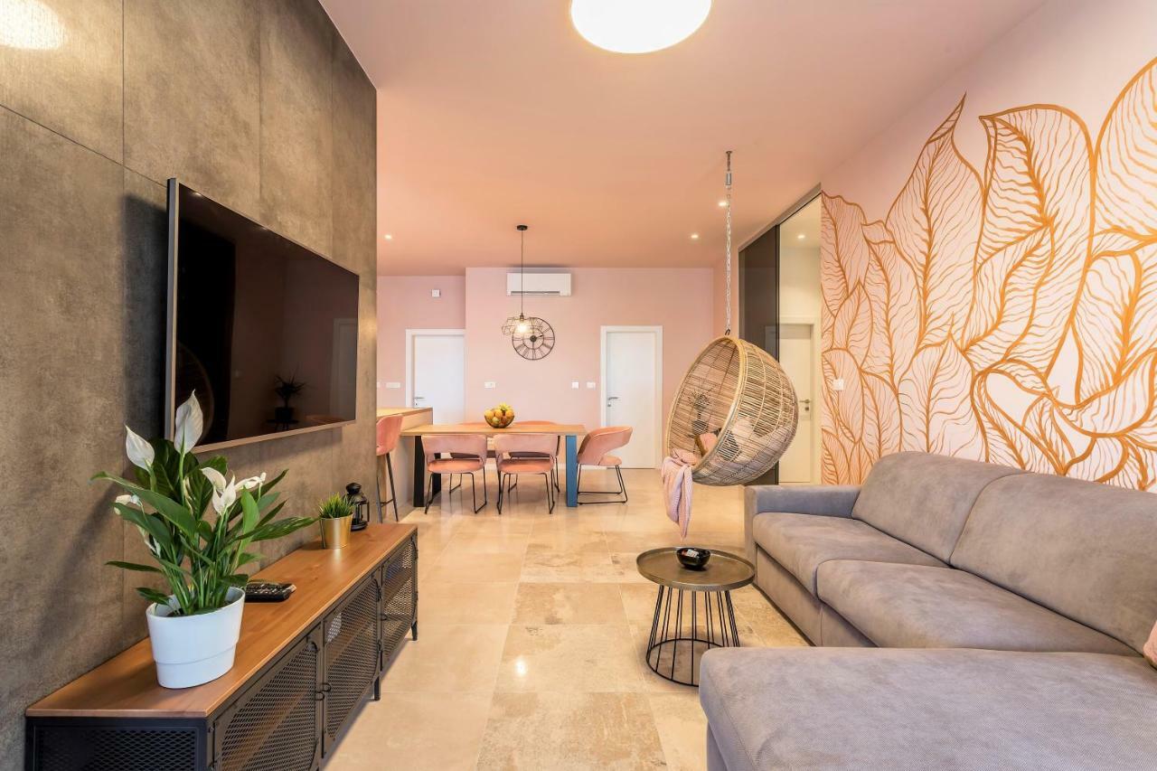 Luxury Apartment With Hot Tub Omis Exterior photo