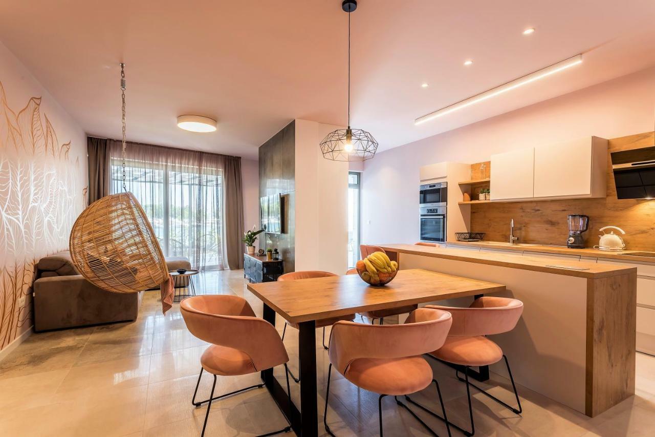 Luxury Apartment With Hot Tub Omis Exterior photo